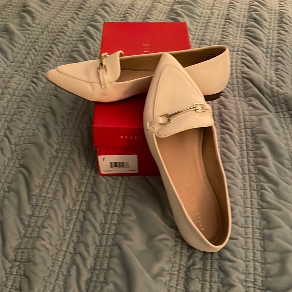 Kelly & Katie Cream Loafers